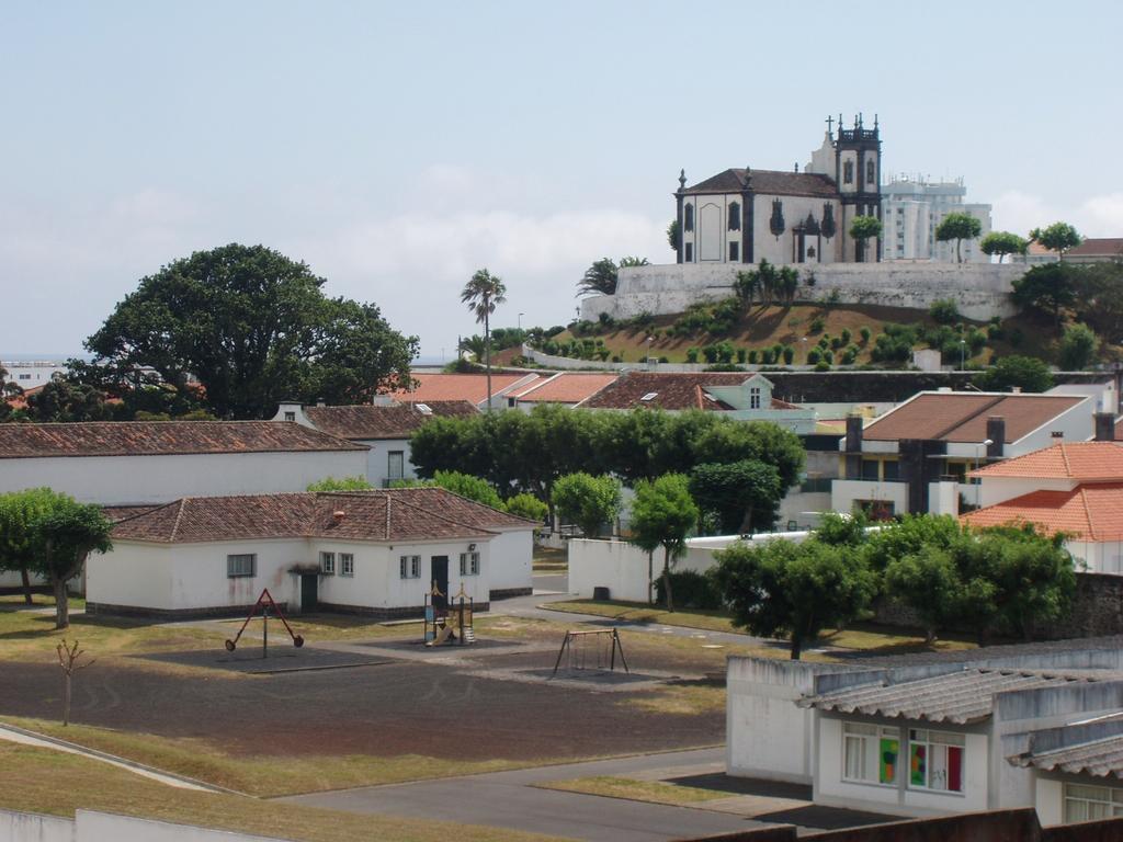 Apartment T3 In Downtown With Sea View Ponta Delgada  Ruang foto